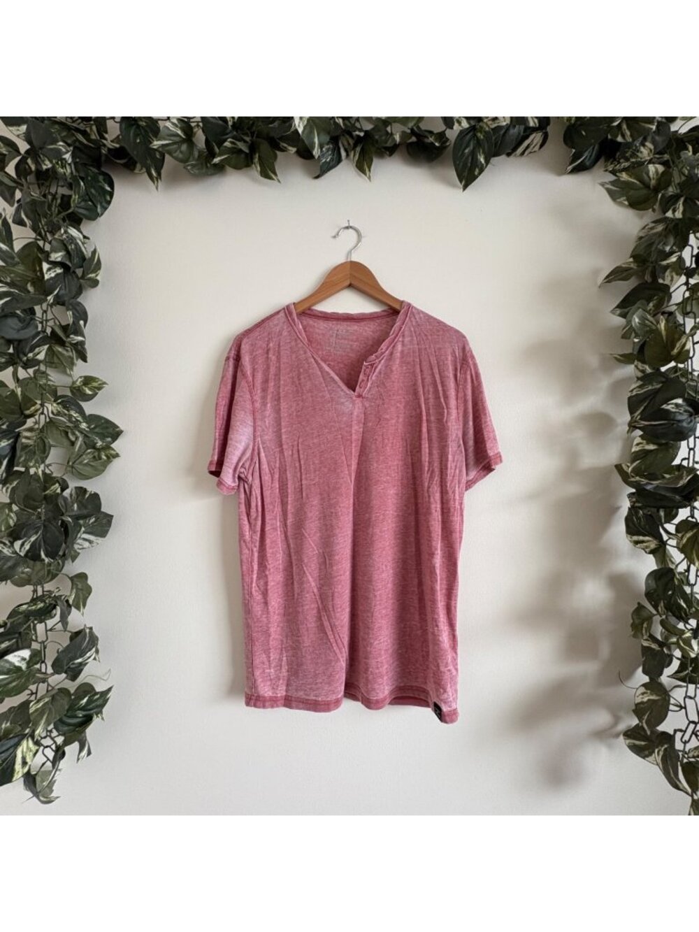 Lucky Brand Venice Burnout Short Sleeve Button Henley Shirt Pink Men’s Size M